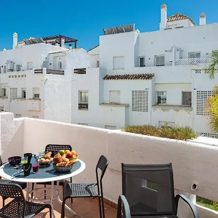 Azure & Valle 3br Apartment Estepona